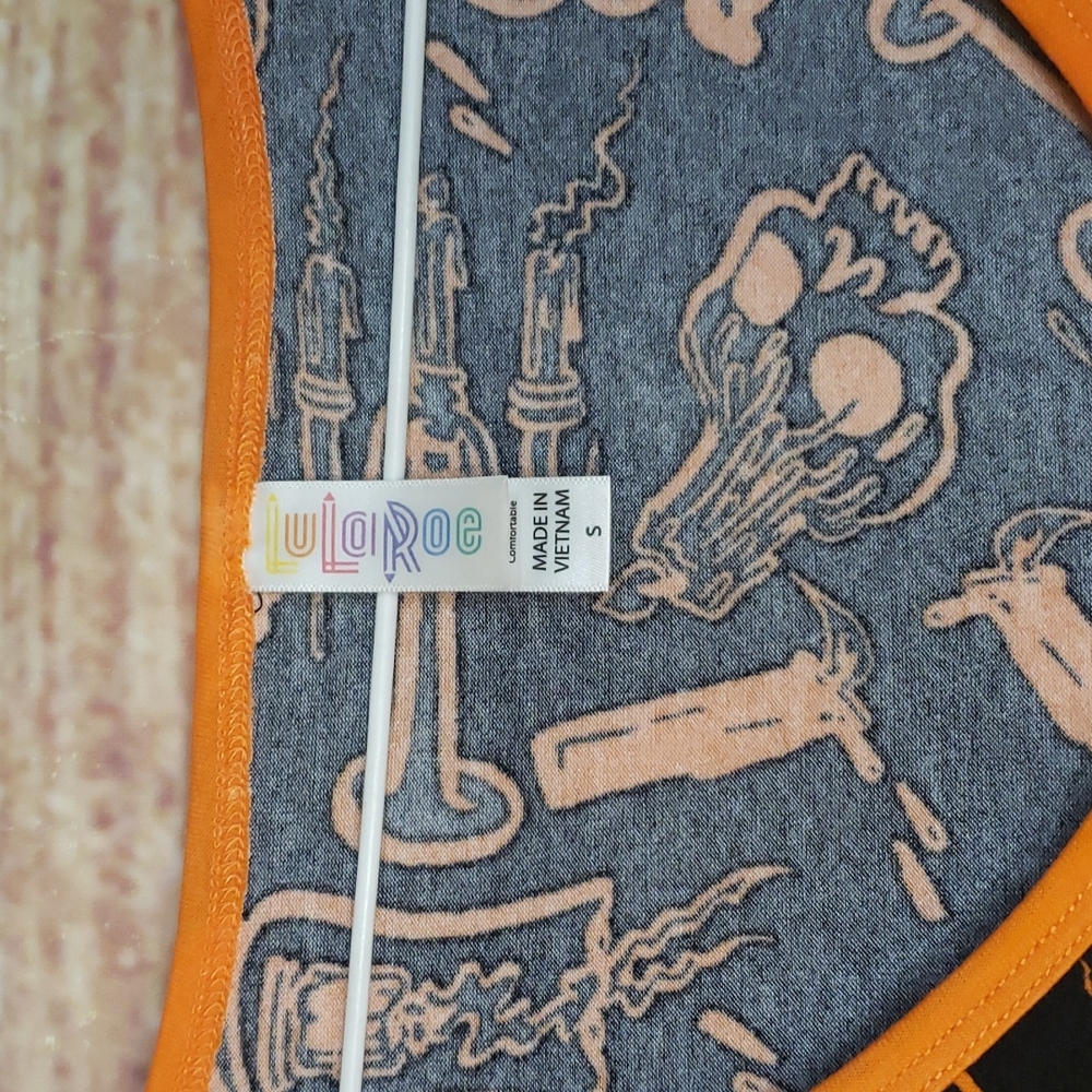 🚫⭐NWT LuLaRoe Halloween Top 🎃 - Picture 4 of 4